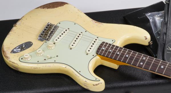 Guitare électrique solid body Fender Custom Shop 1965 Stratocaster Ltd #CZ538745 - heavy relic nocaster blonde