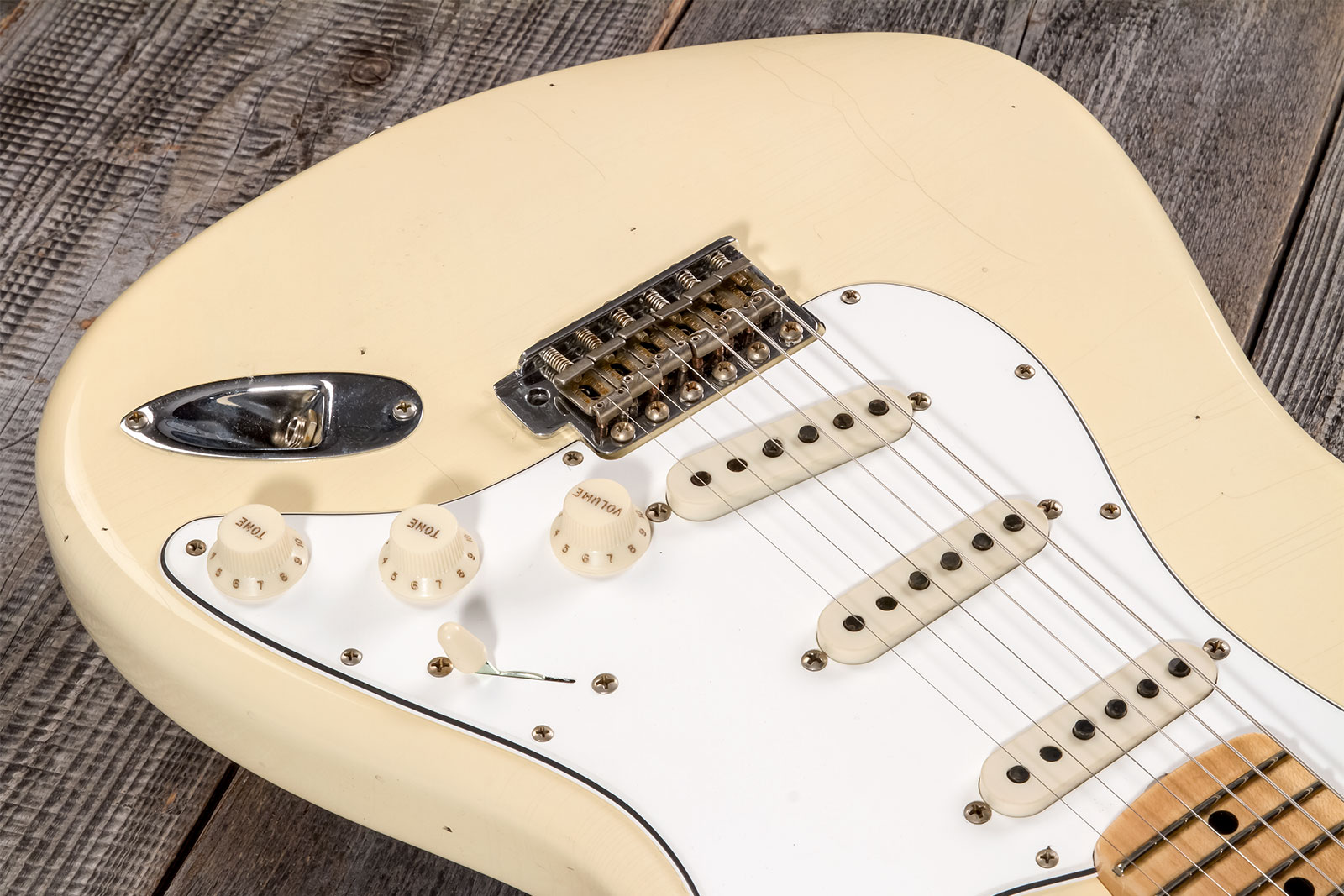 Fender Custom Shop Strat 1969 3s Trem Mn #cz576216 - Journeyman Relic Aged Vintage White - Guitare Électrique Forme Str - Variation 3