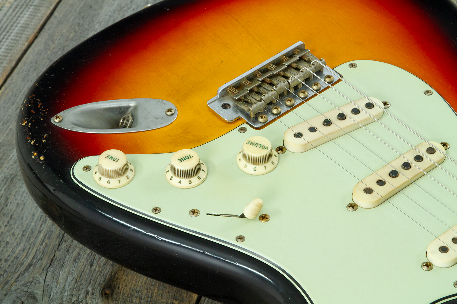 Fender Custom Shop Strat 60s Mb A.hicks 3s Trem Rw #4681 #ah0416 - Relic 3-color Sunburst - Guitare Électrique Forme Str - Variation 4