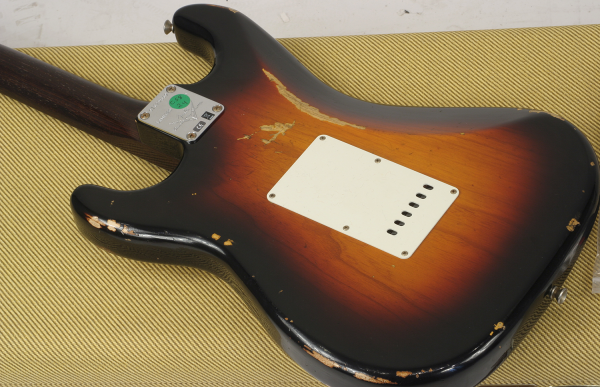 Guitare électrique solid body Fender Custom Shop Dual Mag Stratocaster Namm 2017 Ltd - relic 3-color sunburst