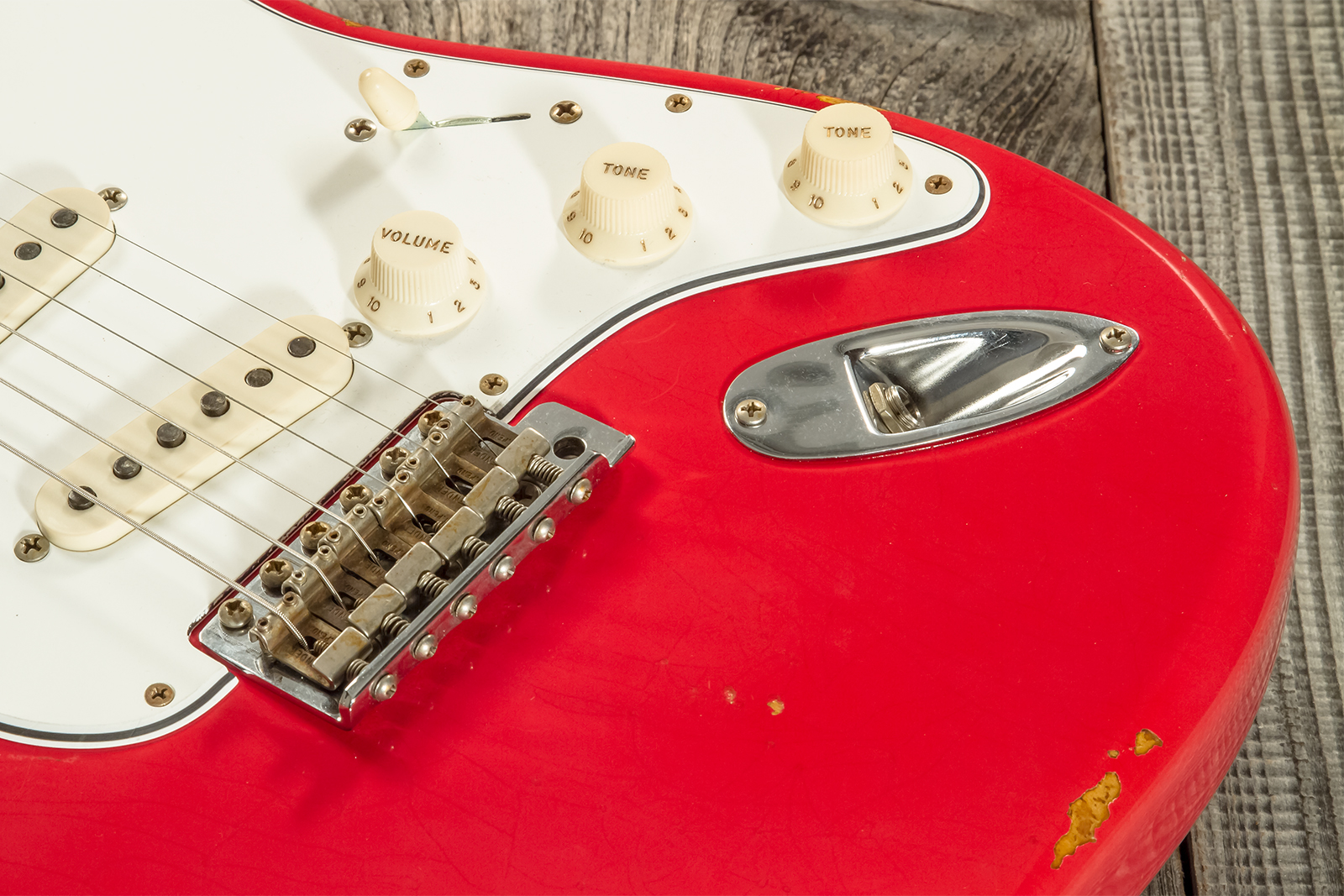 Fender Custom Shop Strat Late 1964 3s Trem Rw #cz568395 - Relic Aged Fiesta Red - Guitare Électrique Forme Str - Variation 5