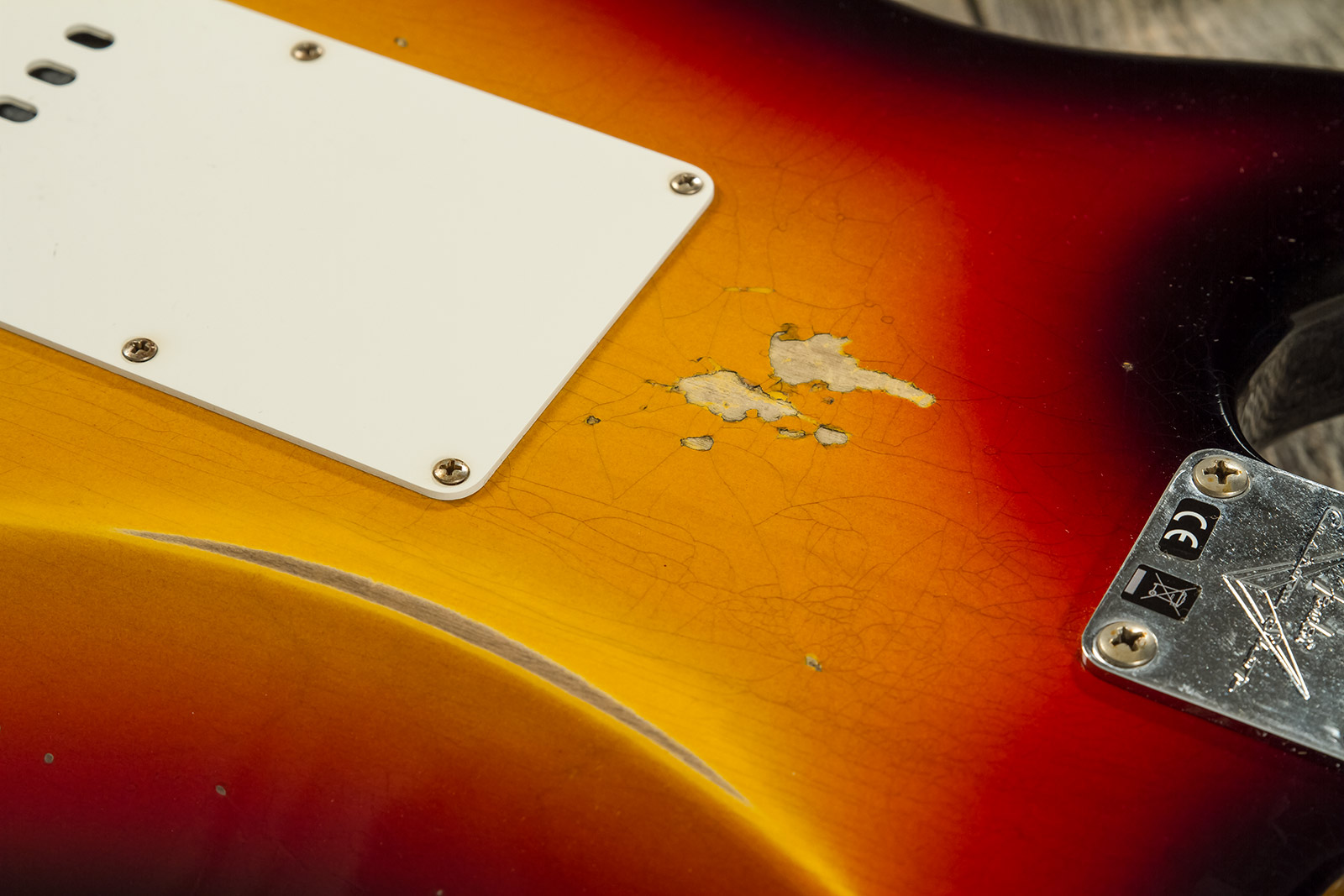 Fender Custom Shop Strat Late 1964 3s Trem Rw #cz569756 - Relic Target 3-color Sunburst - Guitare Électrique Forme Str - Variation 6