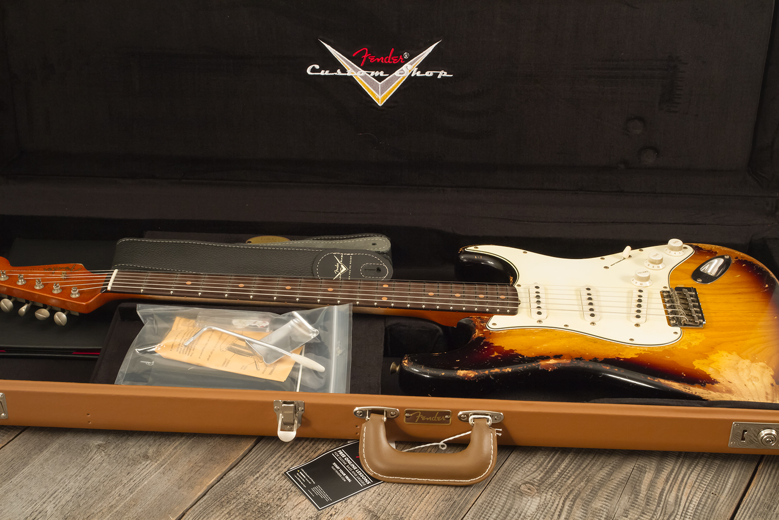 Fender Custom Shop Strat Masterbuilt L.perry 3s Trem Rw #r132309 - Heavy Relic 2-color Sunburst - Guitare Électrique Forme Str - Variation 18