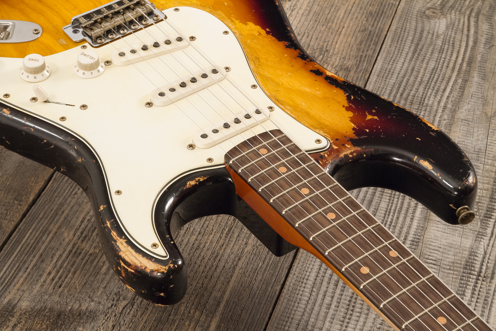 Fender Custom Shop Strat Masterbuilt L.perry 3s Trem Rw #r132309 - Heavy Relic 2-color Sunburst - Guitare Électrique Forme Str - Variation 8