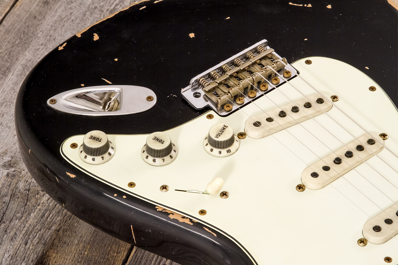 Fender Custom Shop Strat Michael Landau 1968 Signature Trem 3s #r138684 - Relic Black - Guitare Électrique Forme Str - Variation 3