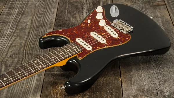 Guitare électrique solid body Fender Custom Shop Postmodern Stratocaster - journeyman relic aged black
