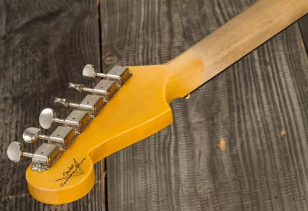 Guitare électrique solid body Fender Custom Shop Postmodern Stratocaster - journeyman relic aged black