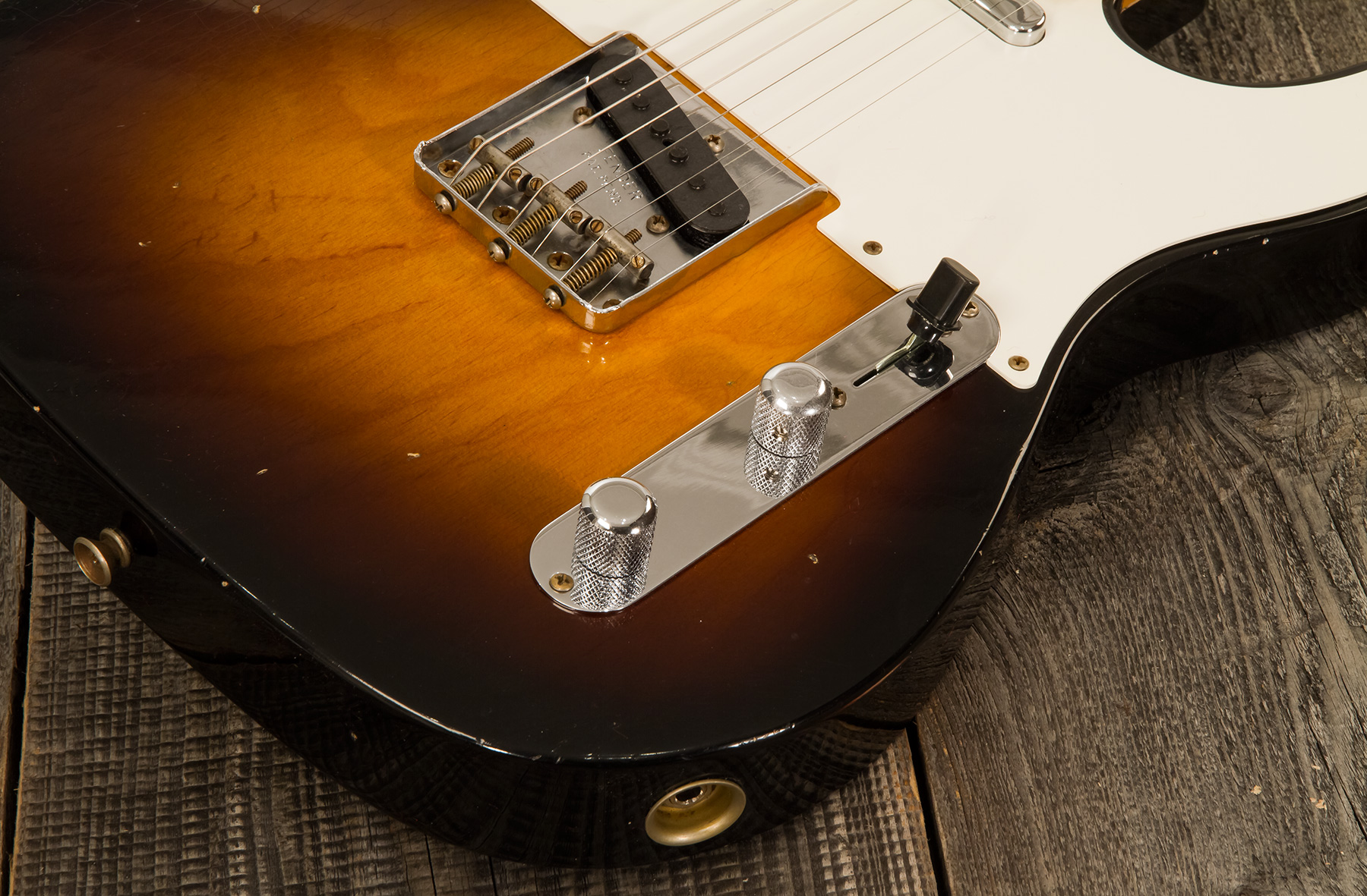 Fender Custom Shop Tele 1955 Ltd 2s Ht Mn #cz560649 - Relic Wide Fade 2-color Sunburst - Guitare Électrique Forme Tel - Variation 5