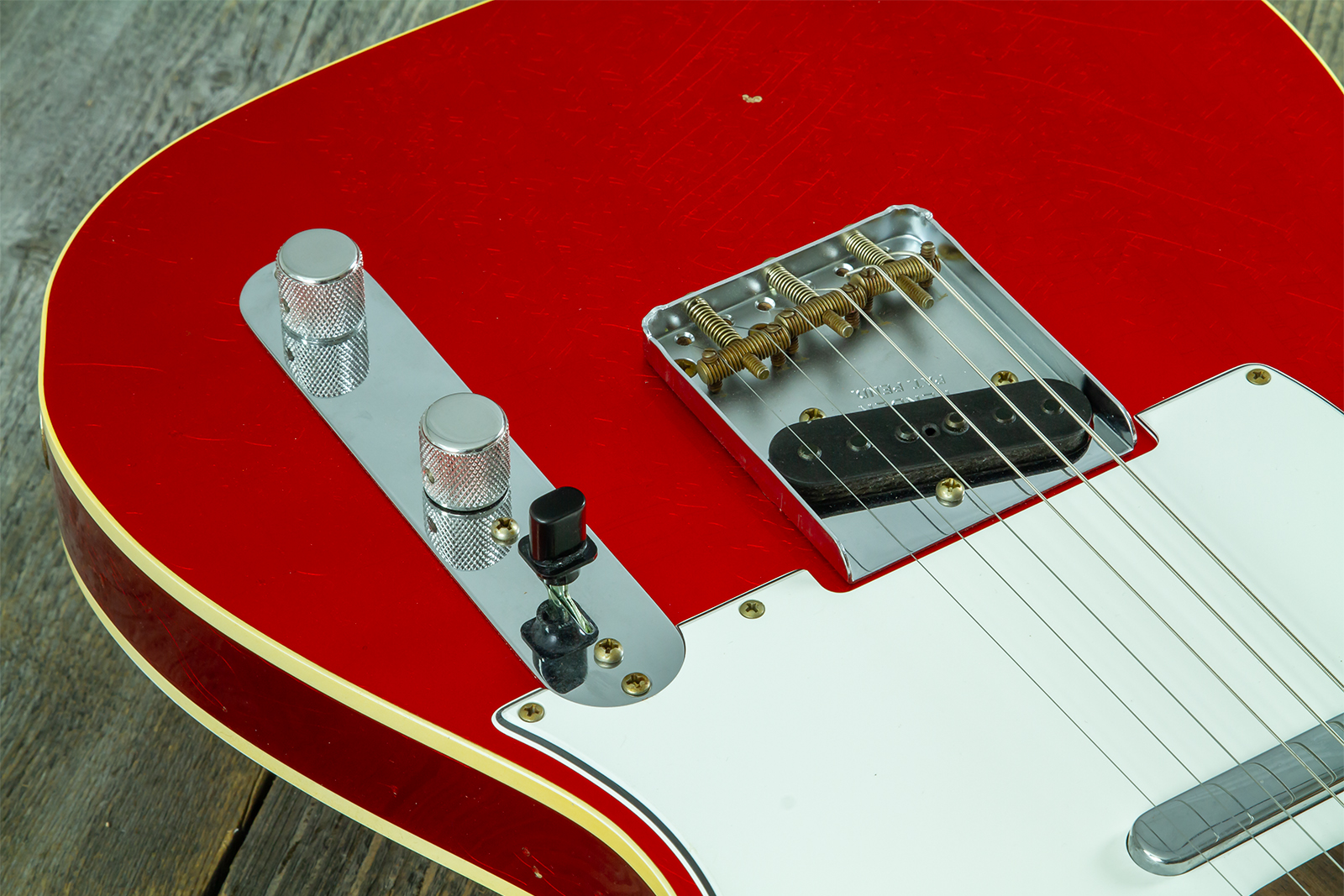 Fender Custom Shop Tele 1959 Vintage Custom 2s Ht Rw #r147953 - Journeyman Relic Candy Apple Red - Guitare Électrique Forme Tel - Variation 3