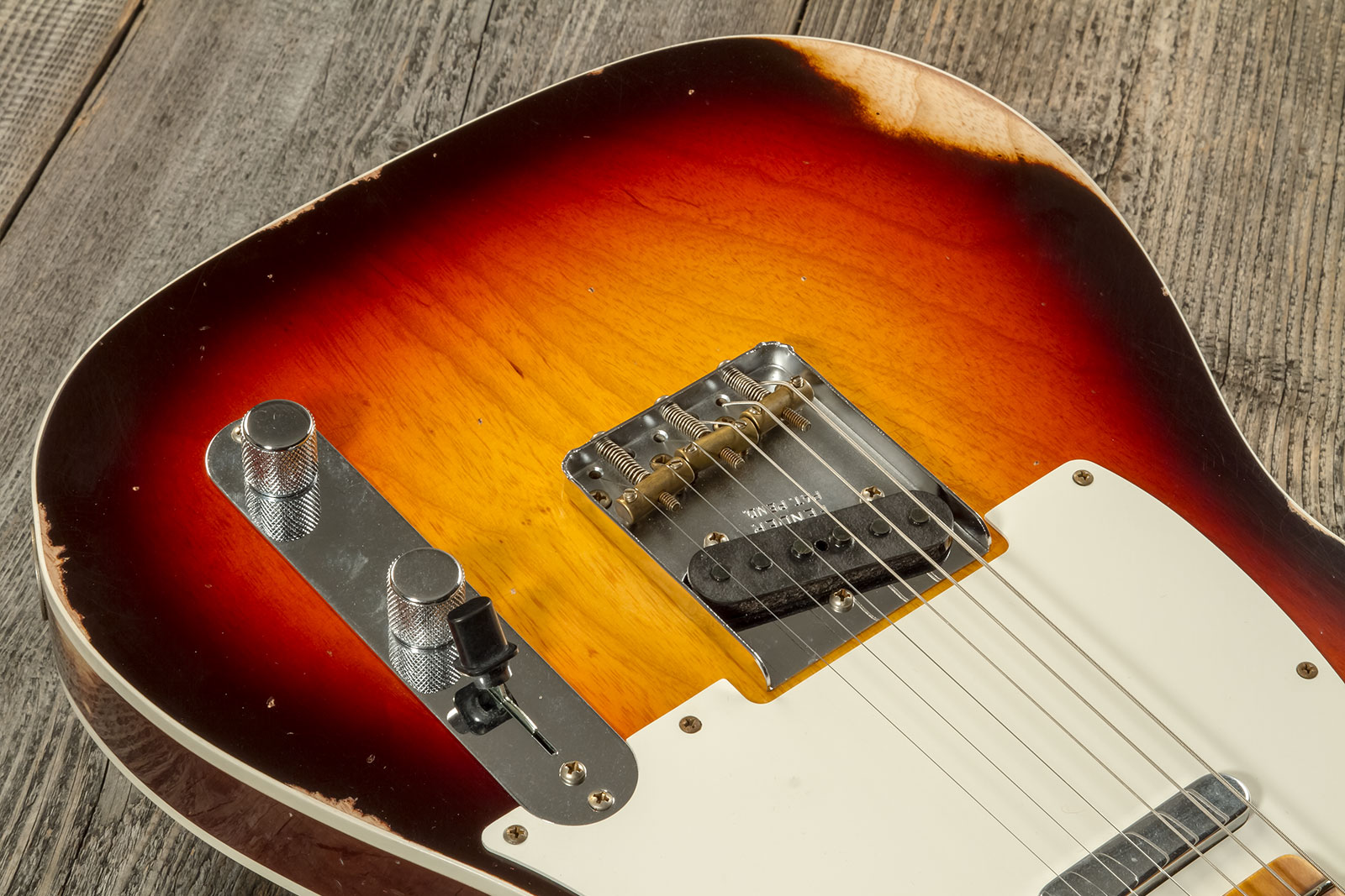 Fender Custom Shop Tele Custom 1959 2s Ht Mn #cz573750 - Relic Chocolate 3-color Sunburst - Guitare Électrique Forme Tel - Variation 3