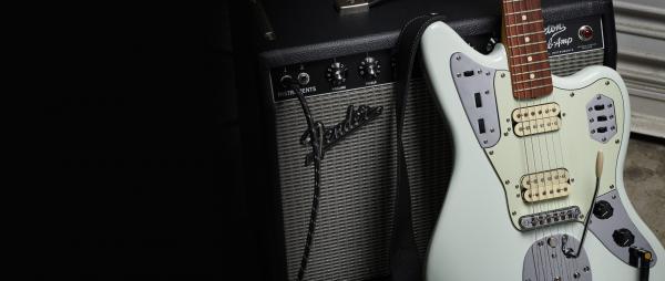 Guitare électrique Fender, Fender Vintera Jaguar