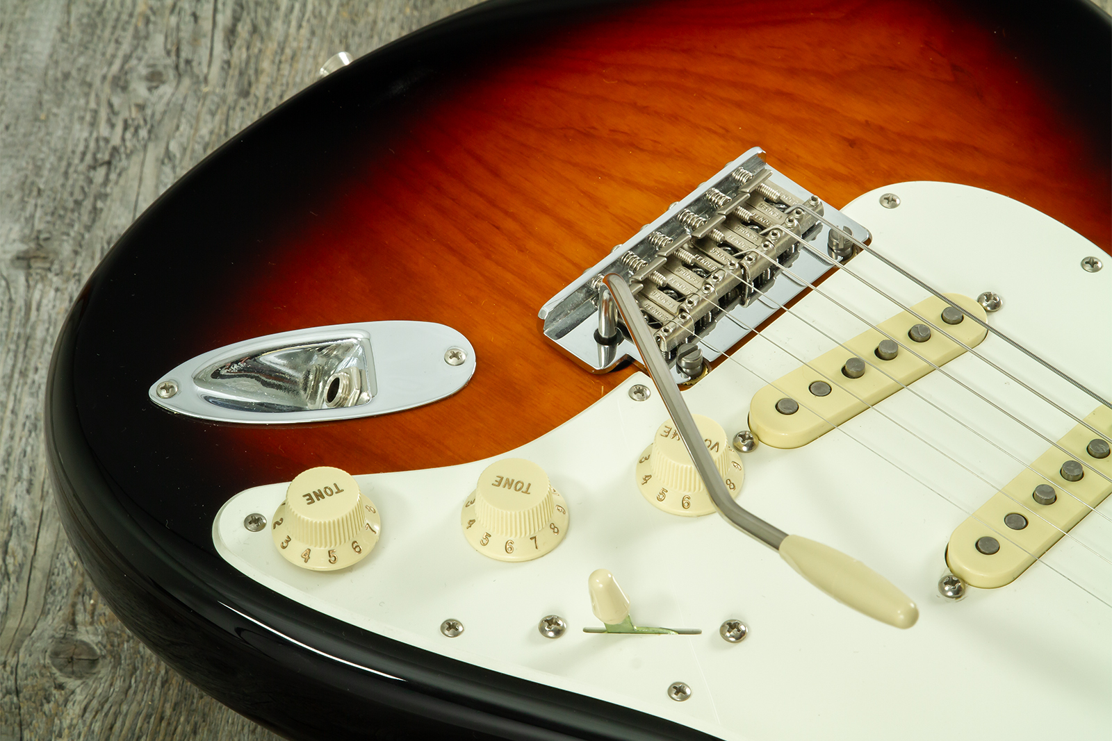 Fender Strat American Pro Ii Ltd 3s Trem Mn #us23077326 - 2-color Sunburst - Guitare Électrique Forme Str - Variation 4