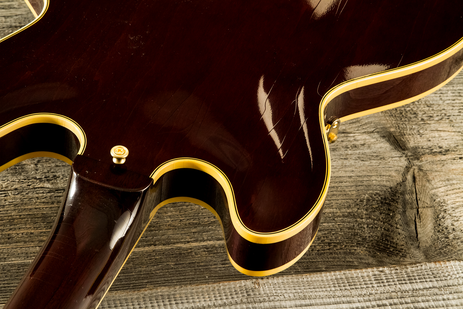 Gibson Custom Shop Bb King Es355 1974 Rumble In The Jungle 2h Trem Eb #bbes33505 - Murphy Lab Light Aged Walnut - Guitare Électrique 1/2 Caisse - Vari