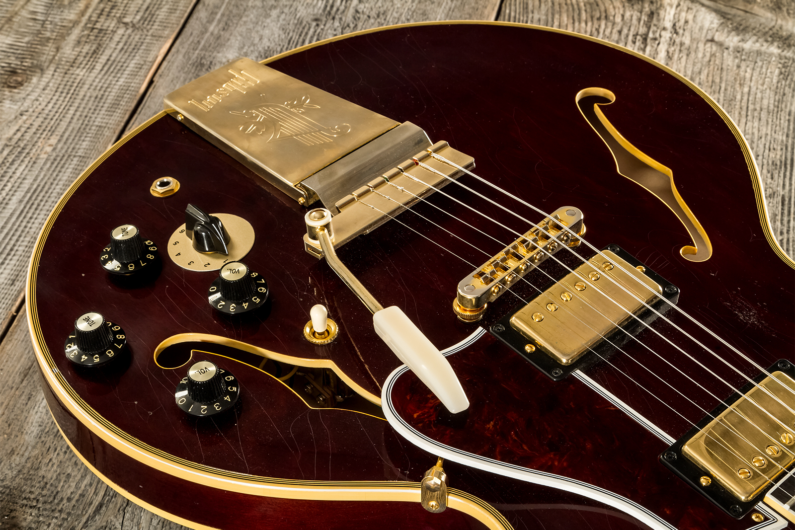 Gibson Custom Shop Bb King Es355 1974 Rumble In The Jungle 2h Trem Eb #bbes33523 - Murphy Lab Light Aged Walnut - Guitare Électrique 1/2 Caisse - Vari