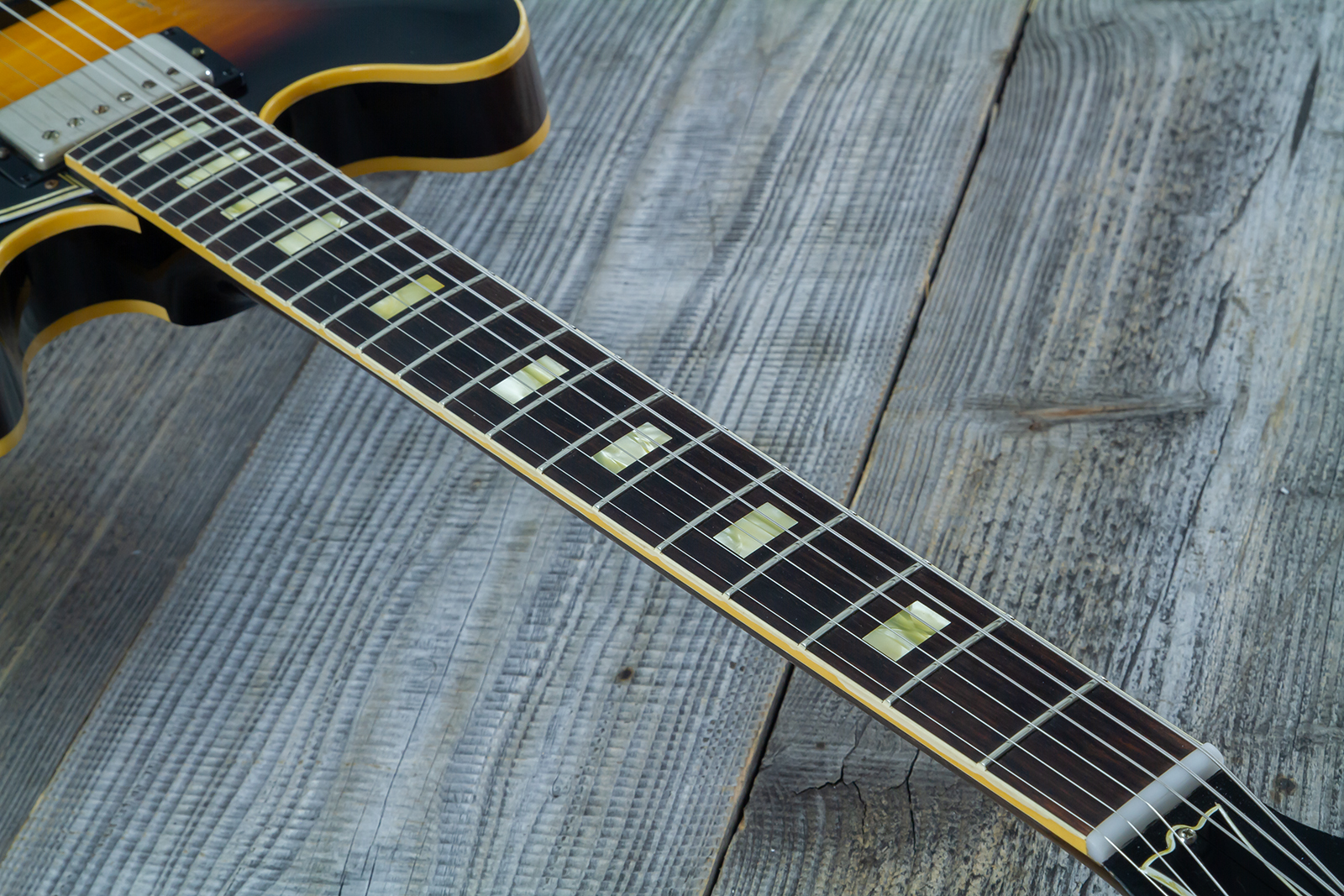 Gibson Custom Shop M2m Es335 1964 Reissue 2h Ht Rw #150092 - Murphy Lab Light Aged Vintage Burst - Guitare Électrique 1/2 Caisse - Variation 5