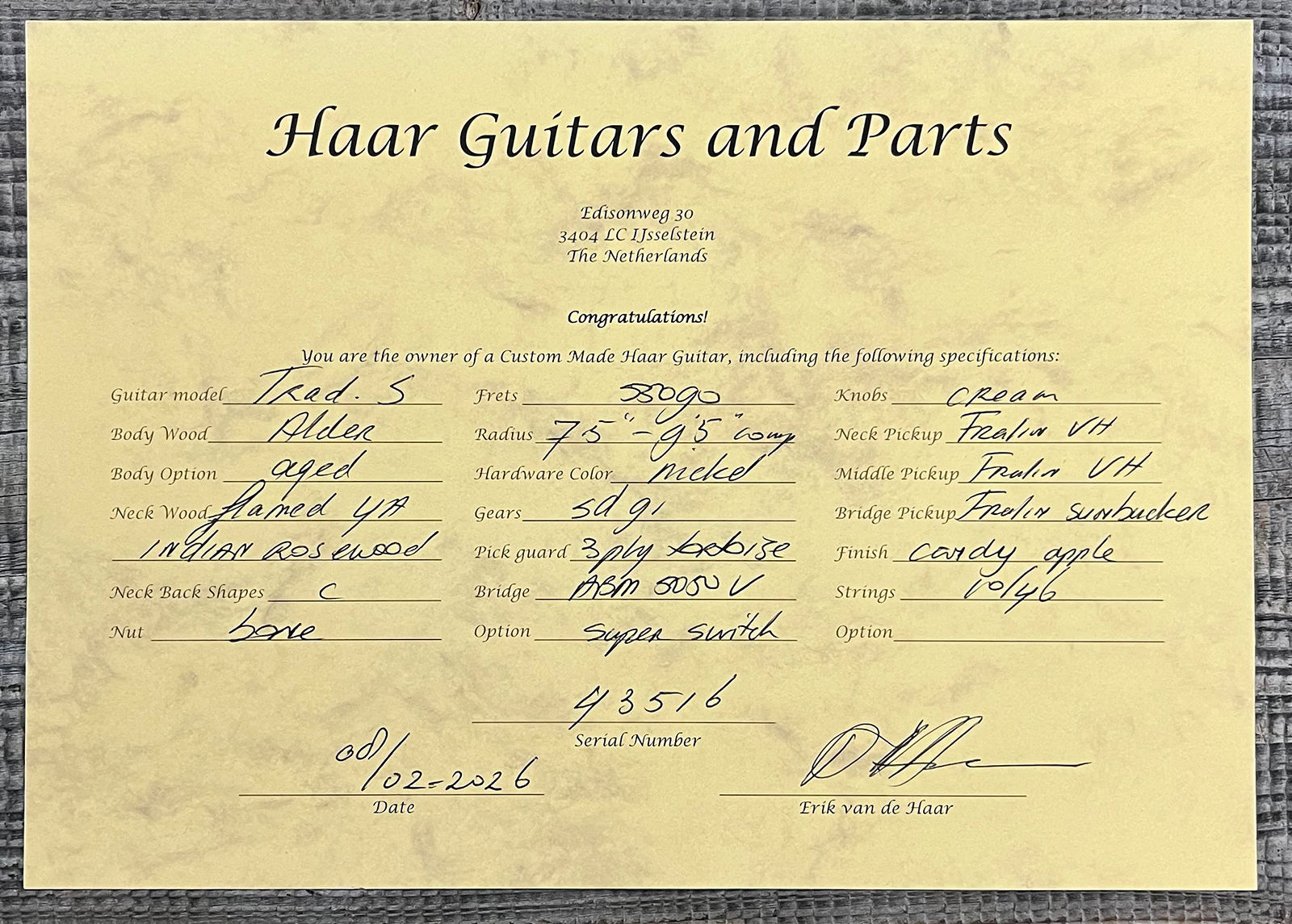 Haar Guitars Trad S Hss Lindy Fralin Trem Rw #43516 - Aged Candy Apple Red - Guitare Électrique Forme Str - Variation 13