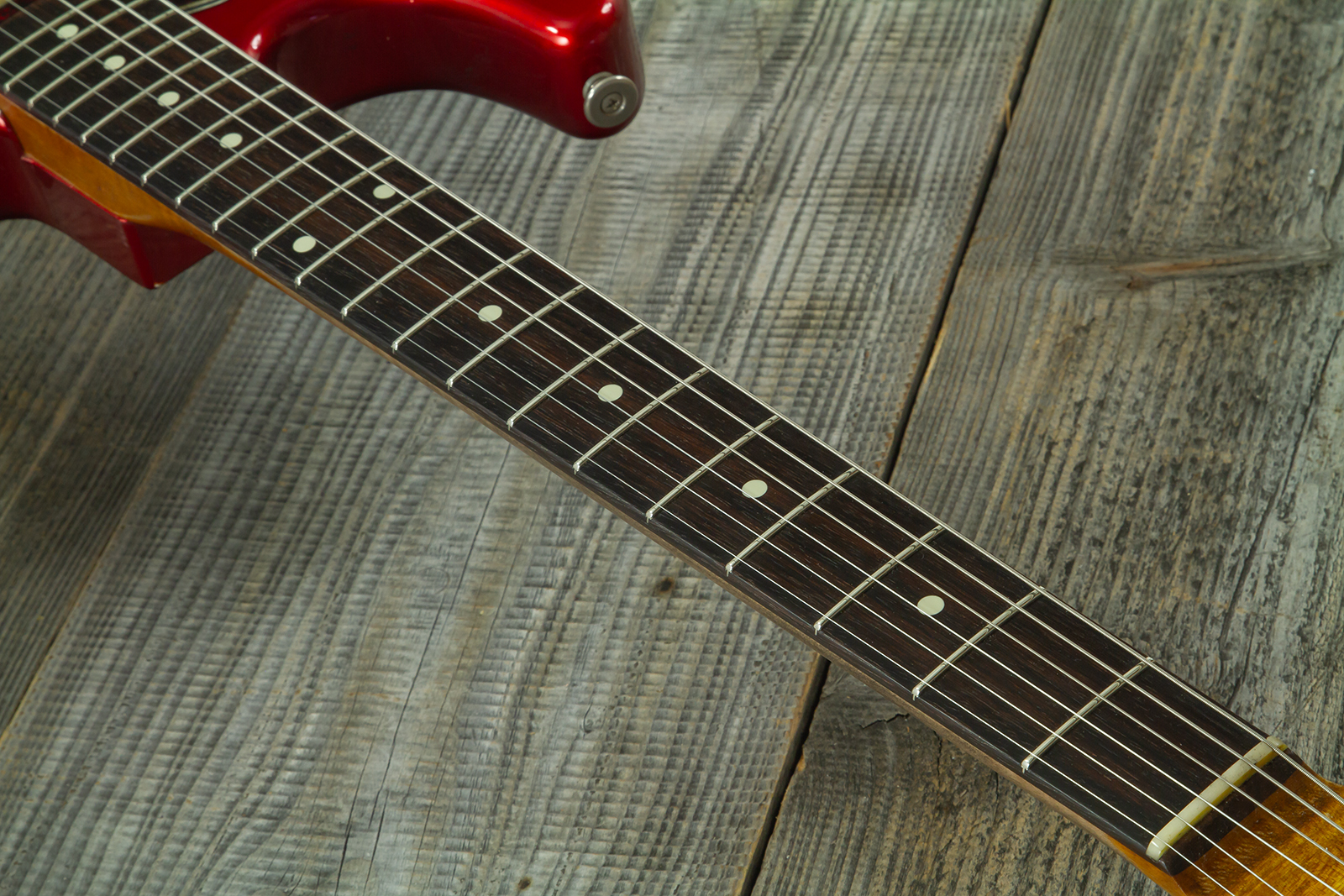 Haar Guitars Trad S Hss Lindy Fralin Trem Rw #43516 - Aged Candy Apple Red - Guitare Électrique Forme Str - Variation 6