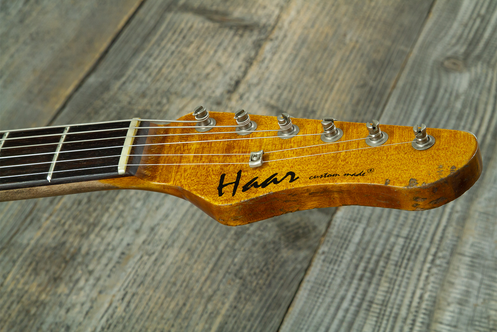 Haar Guitars Trad S Hss Lindy Fralin Trem Rw #43516 - Aged Candy Apple Red - Guitare Électrique Forme Str - Variation 7