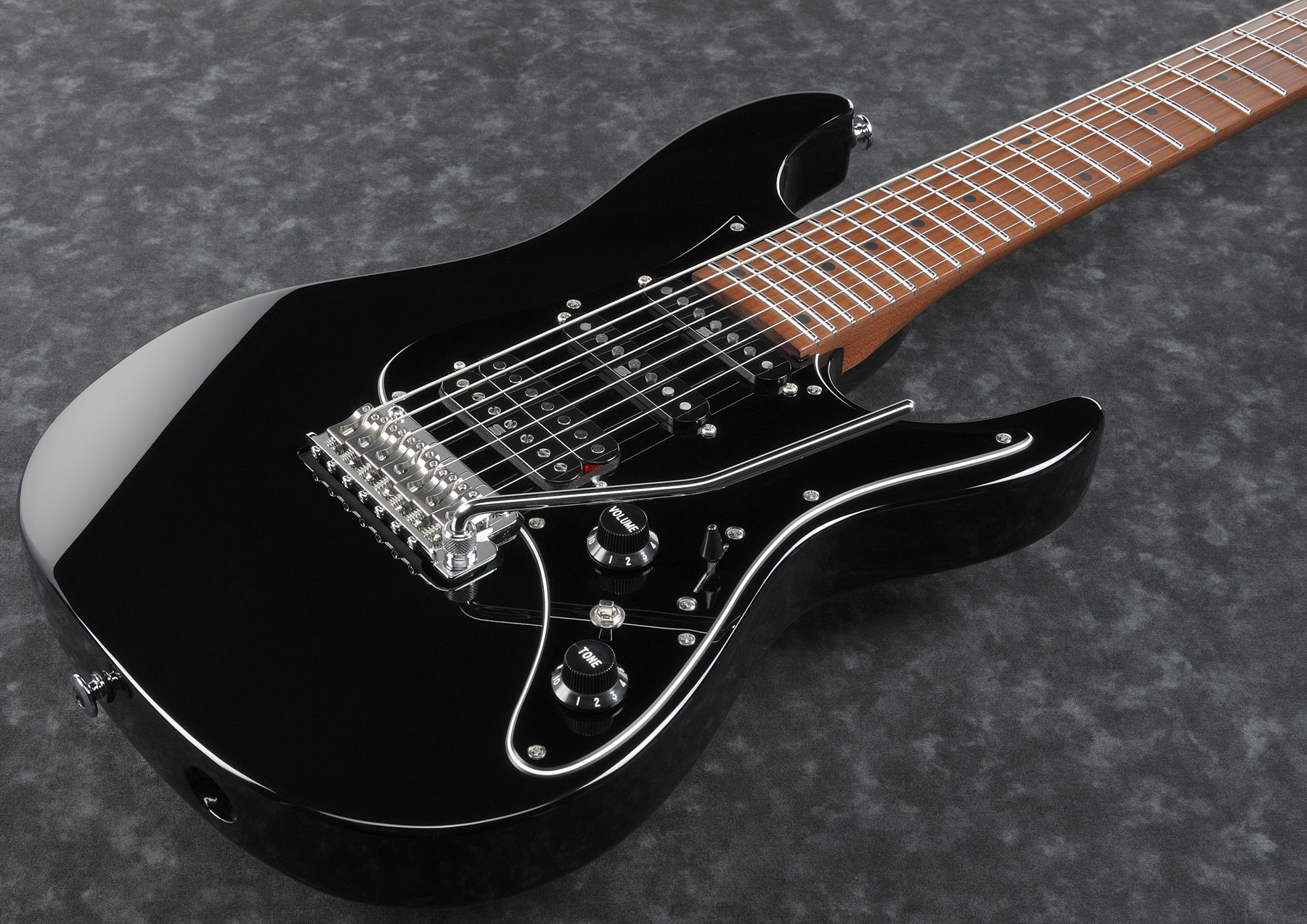 Ibanez Az24047 Bk Prestige Jap 7c Hss Seymour Duncan Trem Mn - Black - Guitare Électrique 7 Cordes - Variation 2