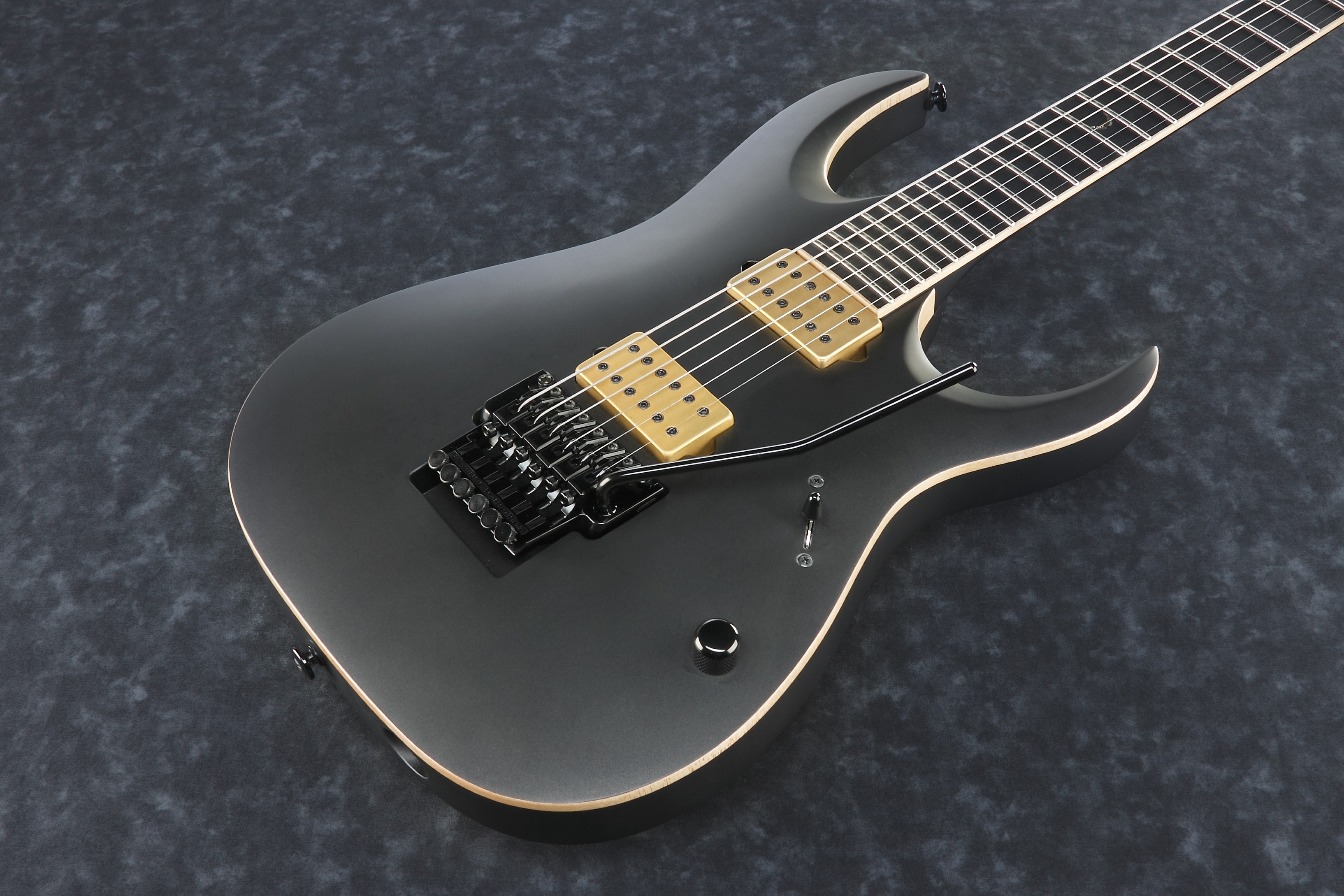 Guitare électrique solid body Ibanez Jake Bowen JBM100 Prestige Japan