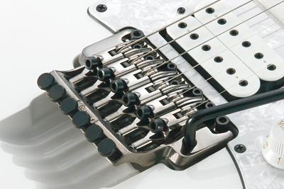 Ibanez Steve Vai Jem555 Wh Hsh Fr Rw - White - Guitare Électrique Forme Str - Variation 3