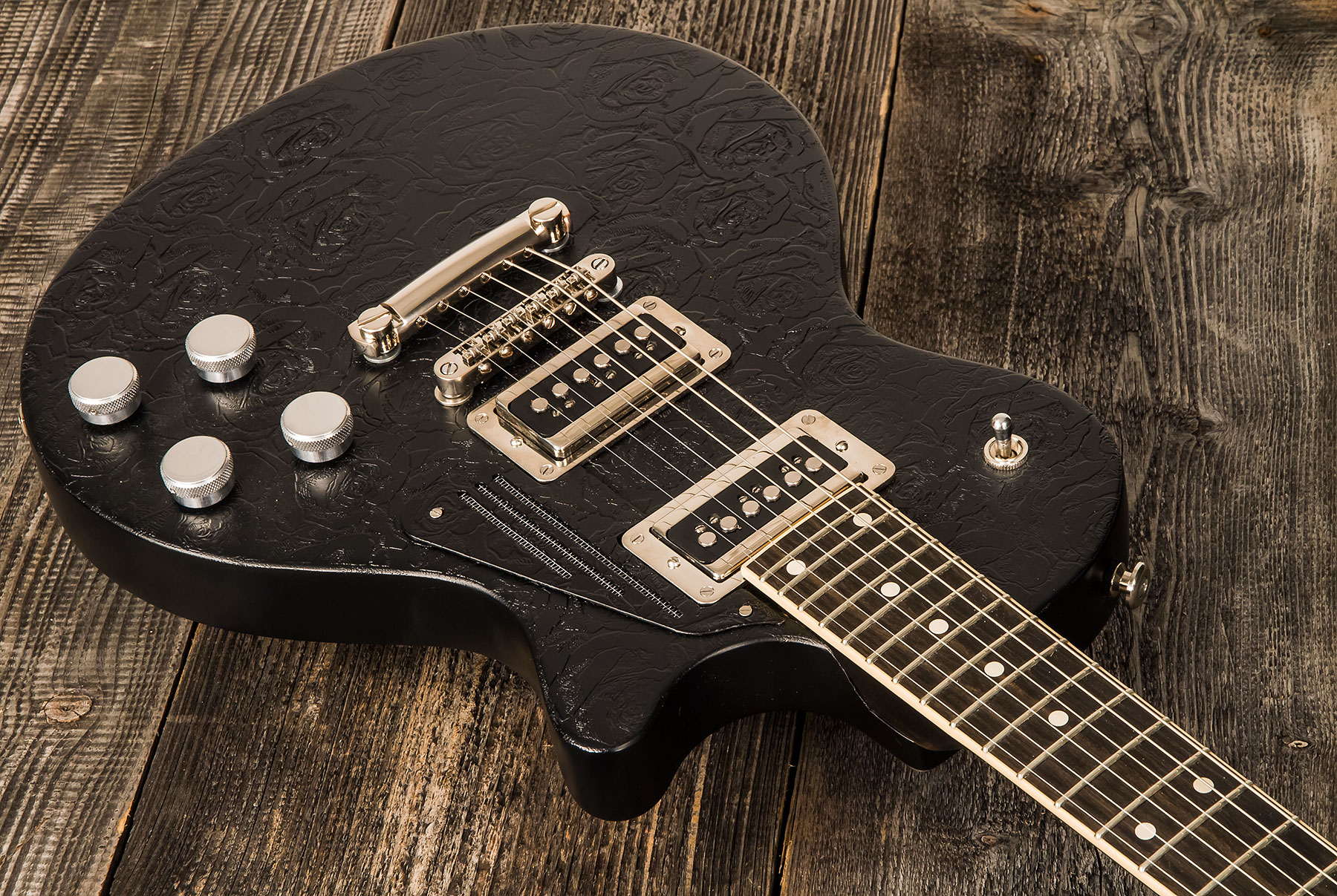 James Trussart Steeldeville Perf.back 2h Seymour Duncan Ht Rw #21008 - Black On Roses - Guitare Électrique Single Cut - Variation 1