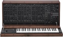 Synthétiseur Korg PS-3300 synthetiseur semi-modulaire + case