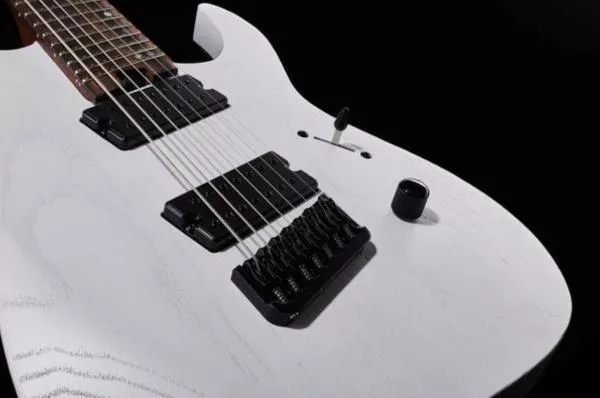 Guitare électrique multi-scale Legator Ninja Performance N7FP - white