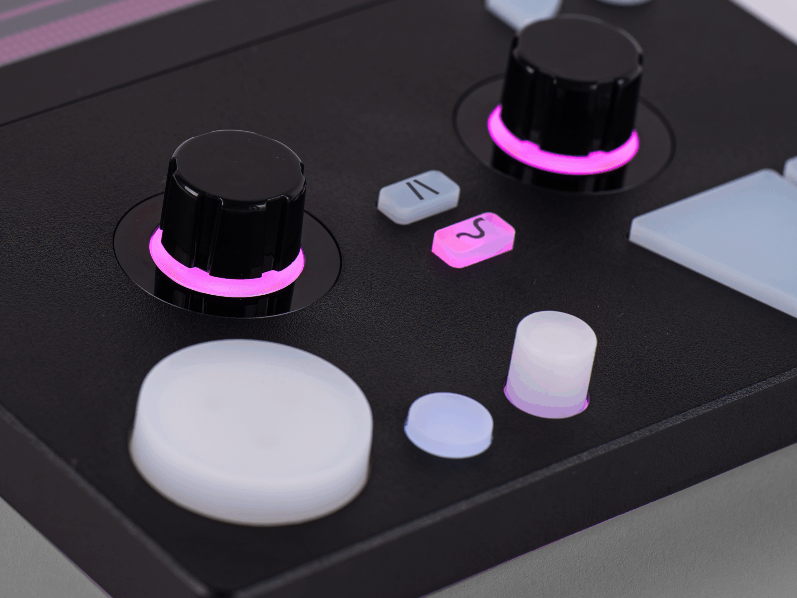 Love Synthesizers First Love Pink - Sampleur / Groovebox - Variation 4