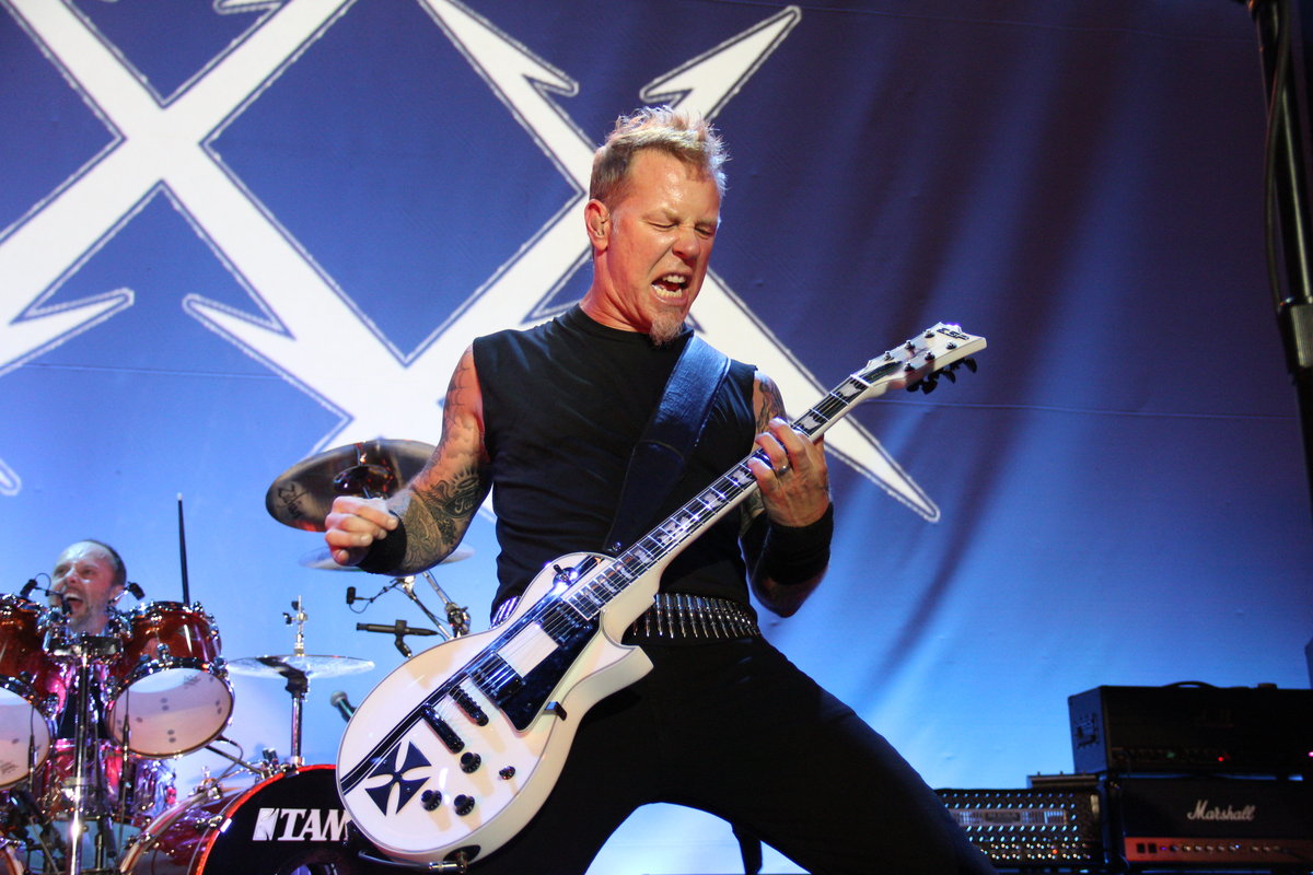 Ltd James Hetfield Iron Cross - Snow White W/ Black Stripes - Guitare Électrique Single Cut - Variation 5