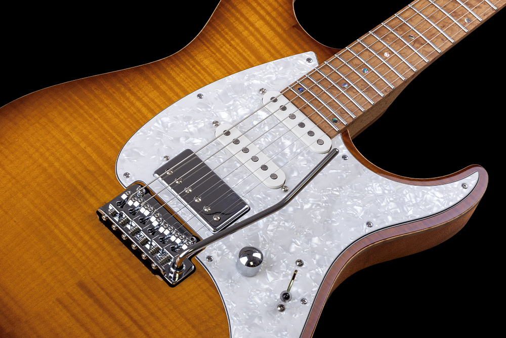 Mayones Guitars Aquila Fm 6 Hss Trem Mn - 2-tone Sunburst - Guitare Électrique Forme Str - Variation 3