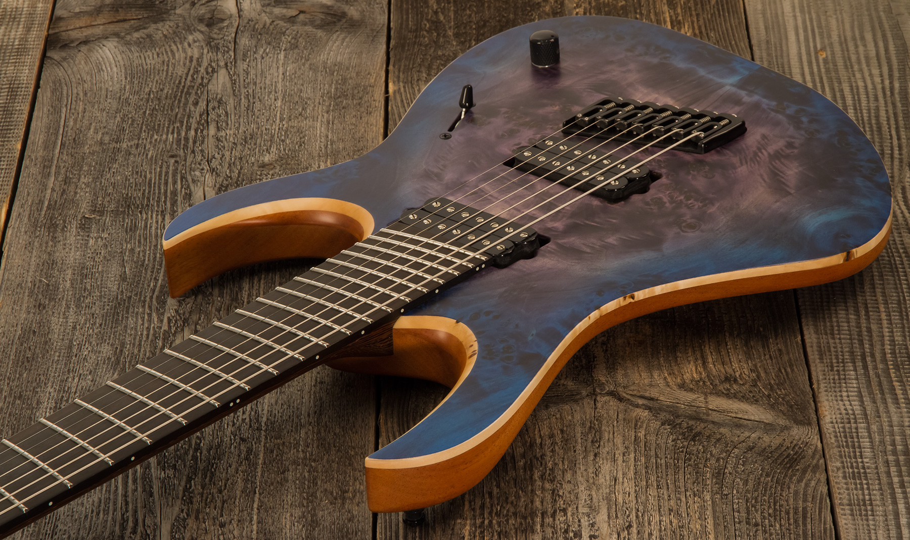 Mayones Guitars Duvell Elite V-frets 7c Hh Bare Knuckle Ht Eb - Jeans Black 3-tone Blue Burst Satin - Guitare Électrique Multi-scale - Variation 2