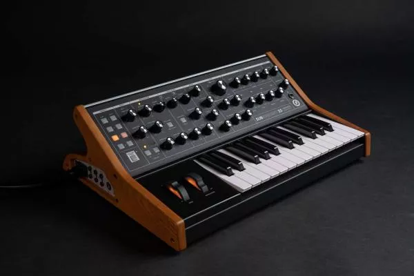 Synthétiseur Moog Subsequent 25