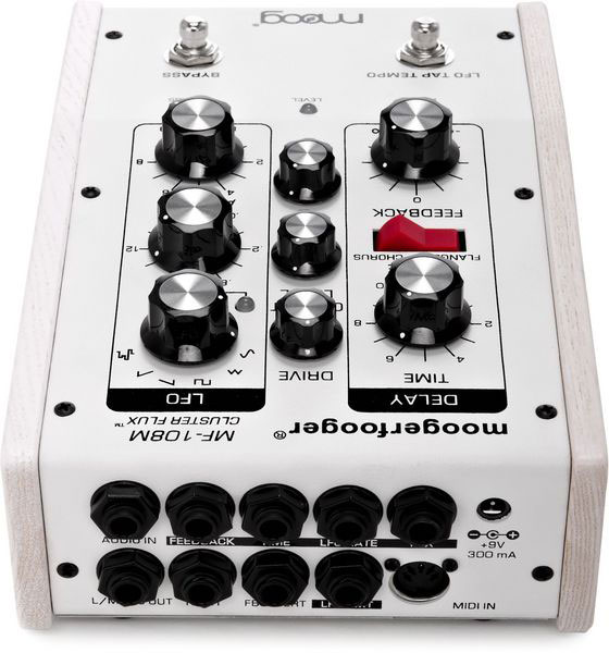 Pédale chorus / flanger / phaser / modul. / trem. Moog Moogerfooger MF