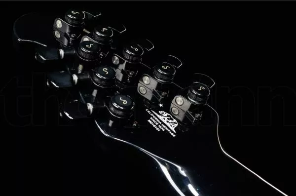 Guitare électrique multi-scale Music man John Petrucci Majesty 8 - okelani blue