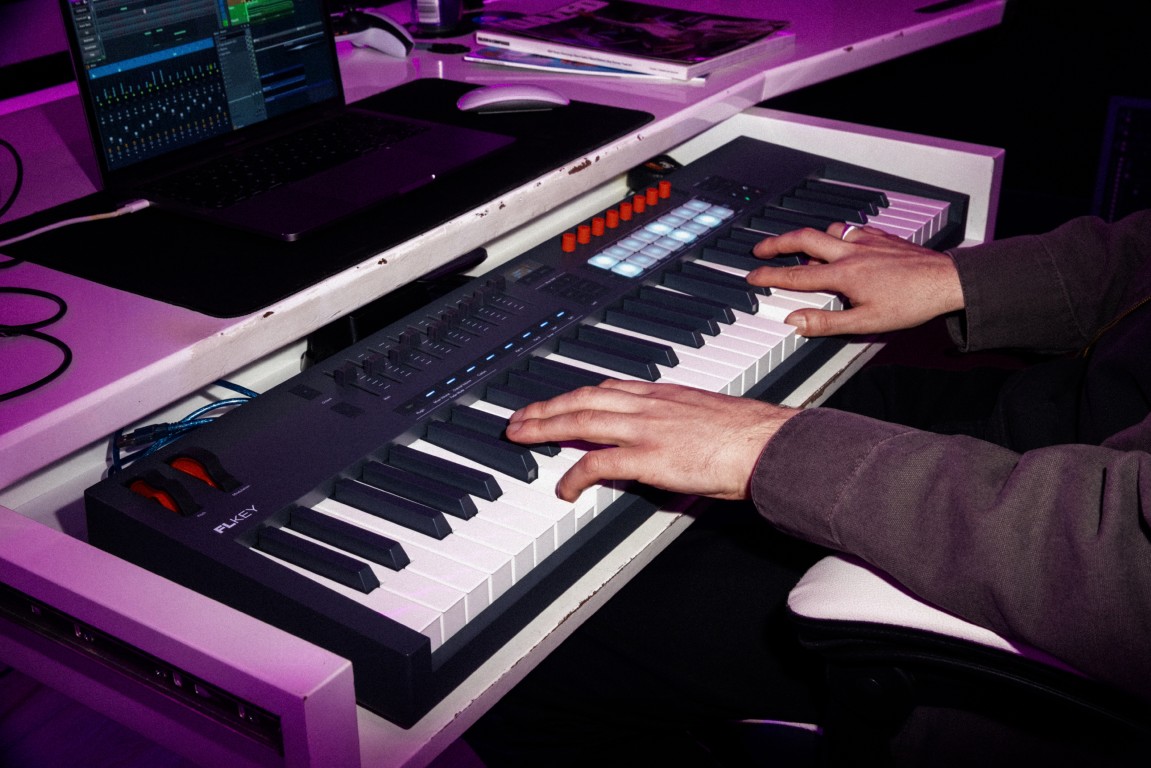 Novation Flkey 2 61 - Clavier MaÎtre - Variation 9
