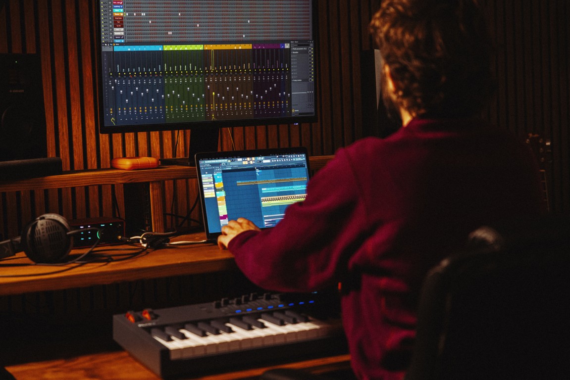Novation Flkey 2 61 - Clavier MaÎtre - Variation 10