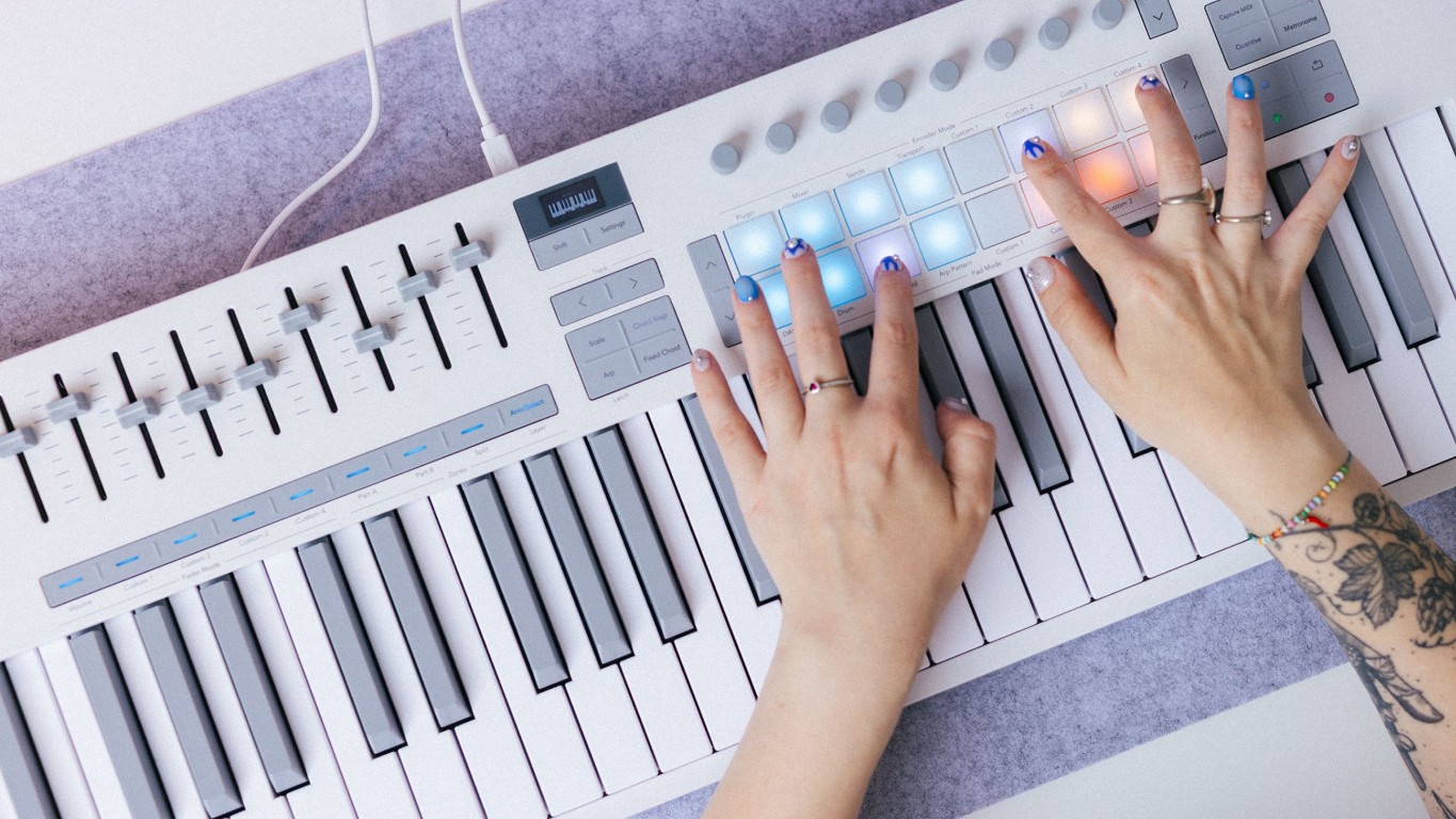 Novation Launchkey 61 Mk4 White - Clavier MaÎtre - Variation 11