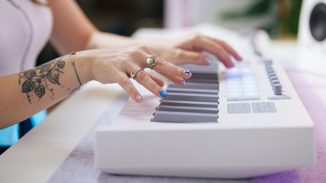 Novation Launchkey 61 Mk4 White - Clavier MaÎtre - Variation 12