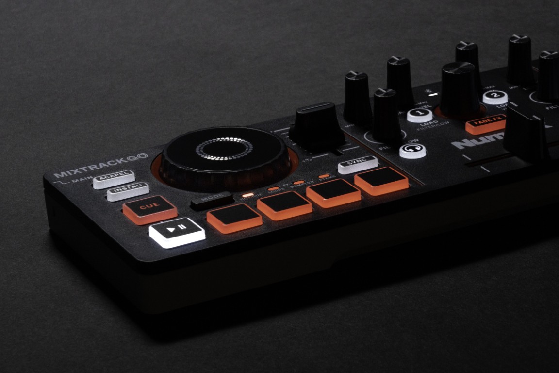Numark Mix Track Go - ContrÔleur Dj Usb - Variation 13