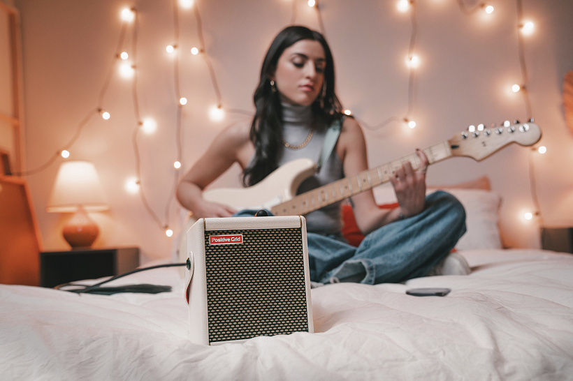 Positive Grid Spark Mini Pearl Combo 10w 2x2 - Ampli Guitare Électrique Combo - Variation 3