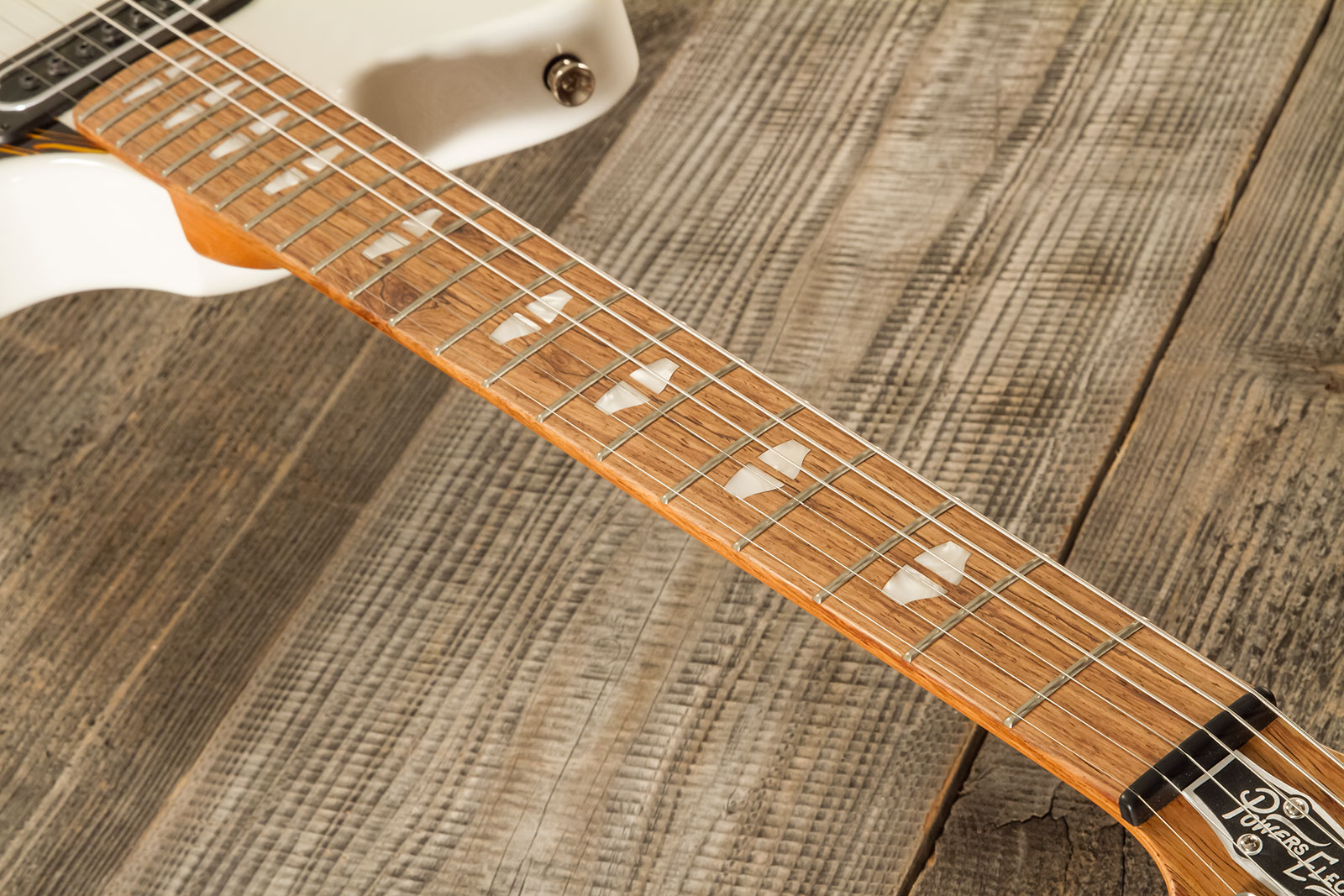 Powers Electric A-type Pf42 Vibrato 2s Trem Rw #a672 - Moonlight White - Guitare Électrique RÉtro Rock - Variation 7
