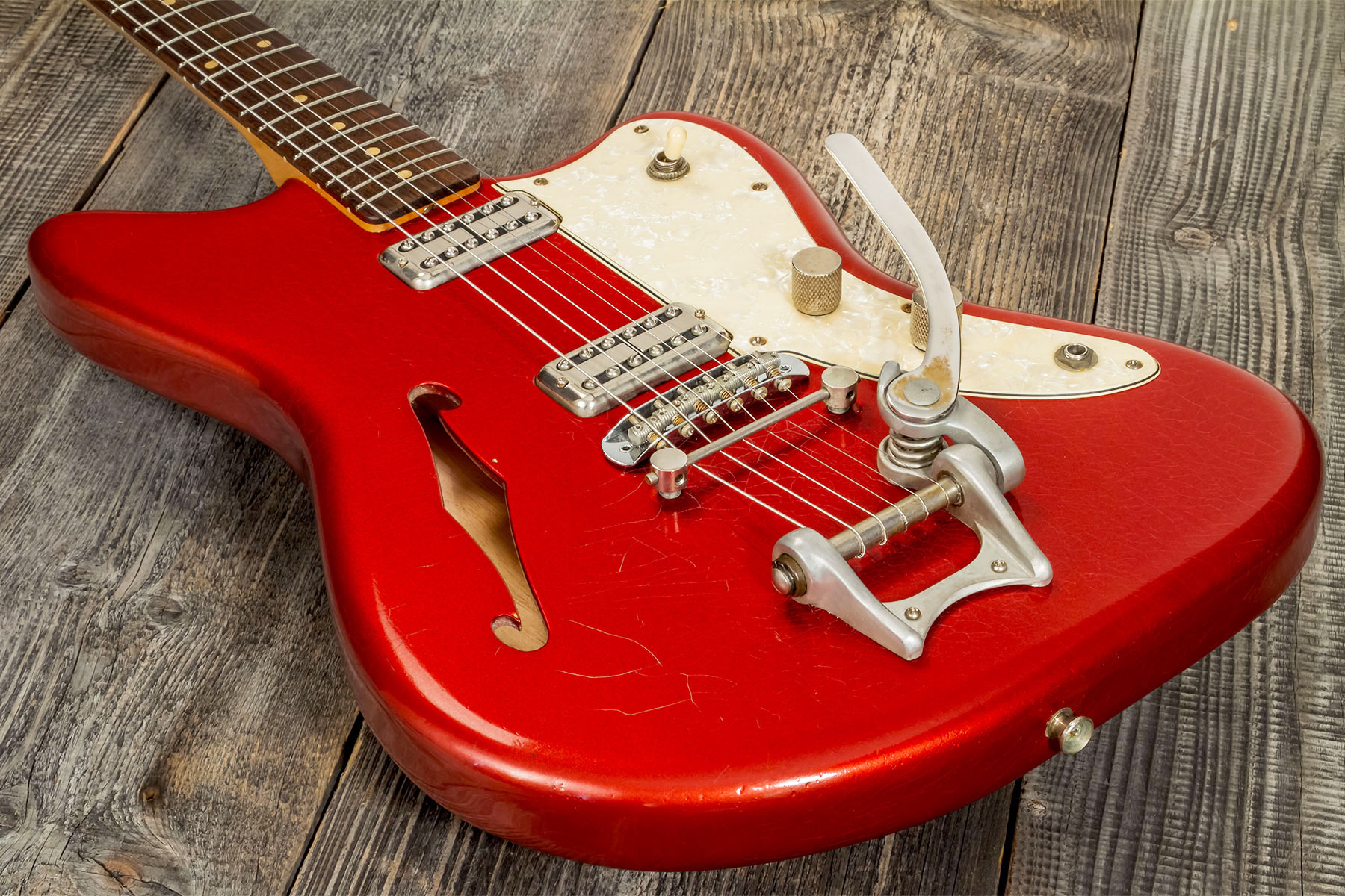 Rebelrelic Wrangler 2h Trem Rw #62175 - Light Aged Candy Apple Red - Guitare Électrique 1/2 Caisse - Variation 2