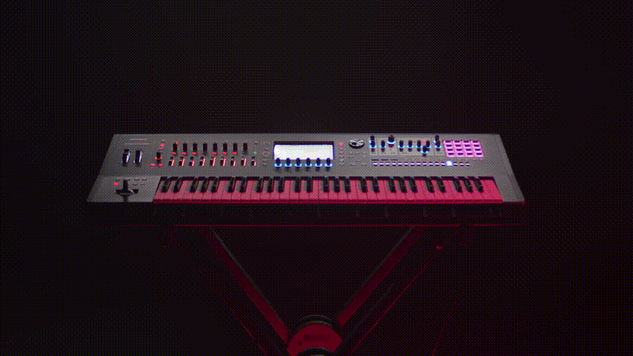 Roland Fantom-8 synthétiseur 88 touches