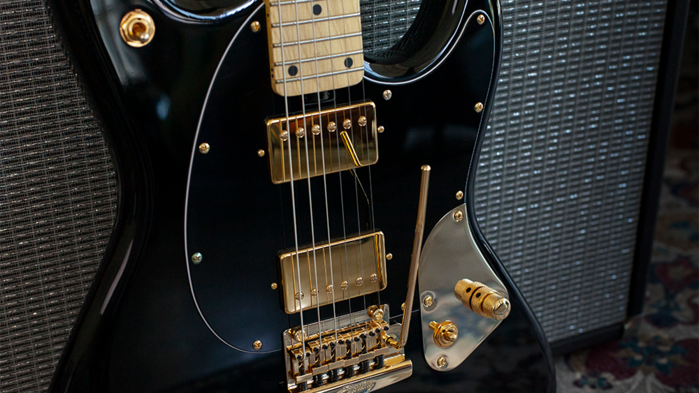Sterling By Musicman Jared Dines Stingray Guitar Signature Hh Trem Mn - Black Gold - Guitare Électrique Forme Str - Variation 1