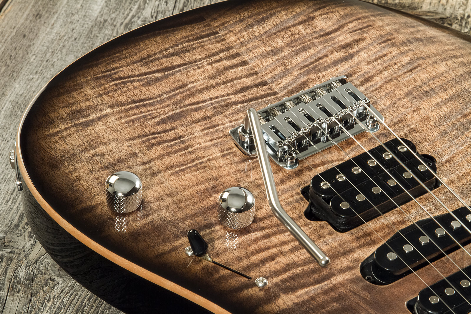 Suhr Modern Plus 01-mdp-0060 Hsh Trem Pf #72948 - Trans Charcoal Burst - Guitare Électrique Forme Str - Variation 3