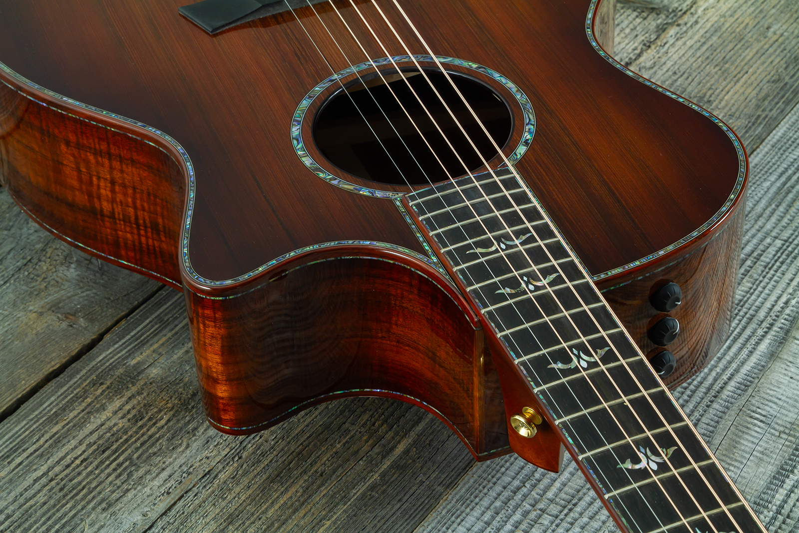 Taylor Custom Shop Grand Auditorium Cw Redwood / Koa Eb Es2 #1211143039 #1210103110 - Shaded Edgeburst - Guitare Folk - Variation 6
