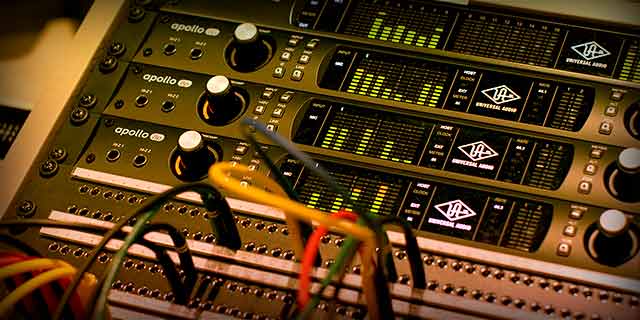 Interface audio firewire Universal audio Apollo FireWire QUAD