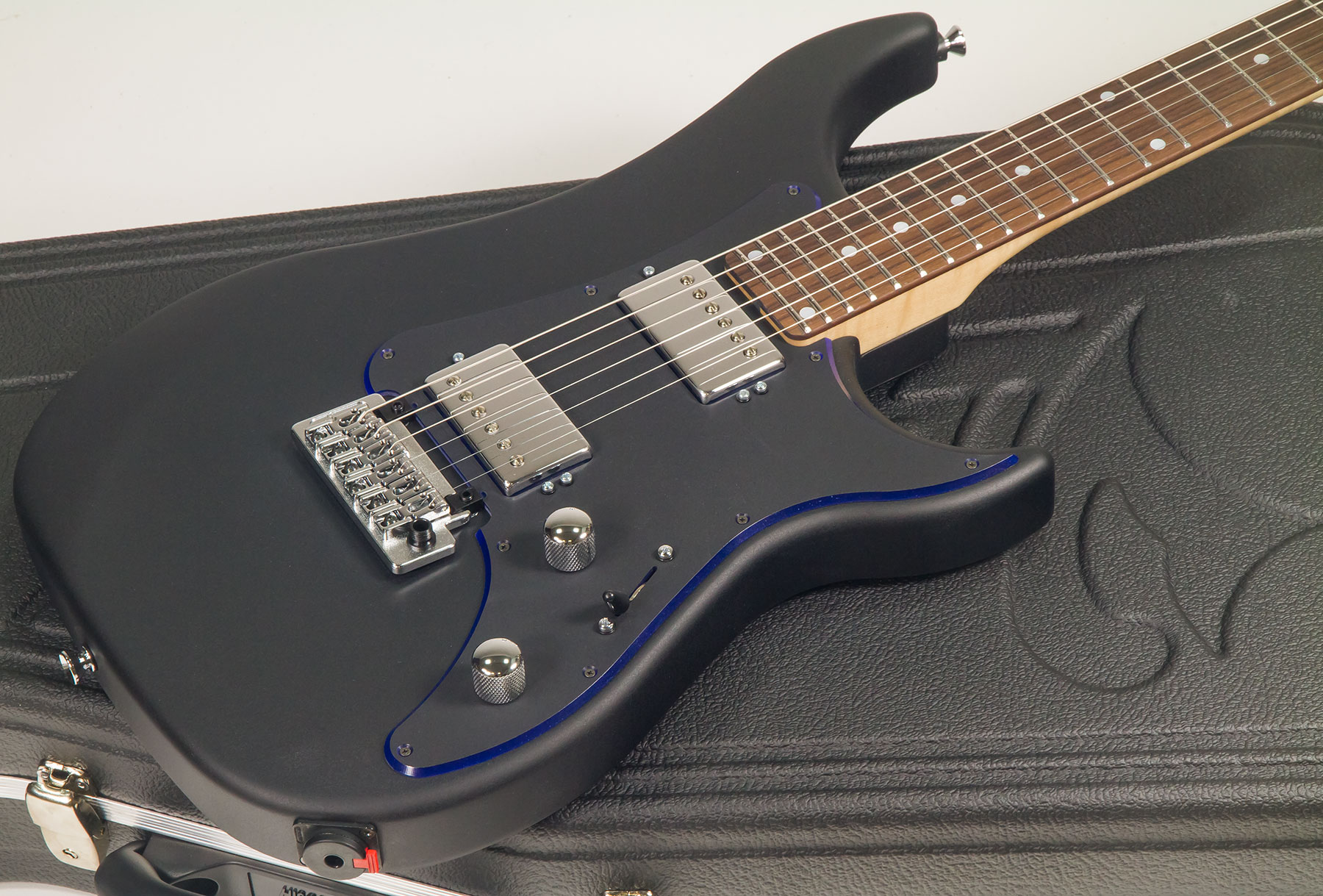 Vigier Excalibur Indus Hh Trem Rw - Textured Black - Guitare Électrique Double Cut - Variation 1