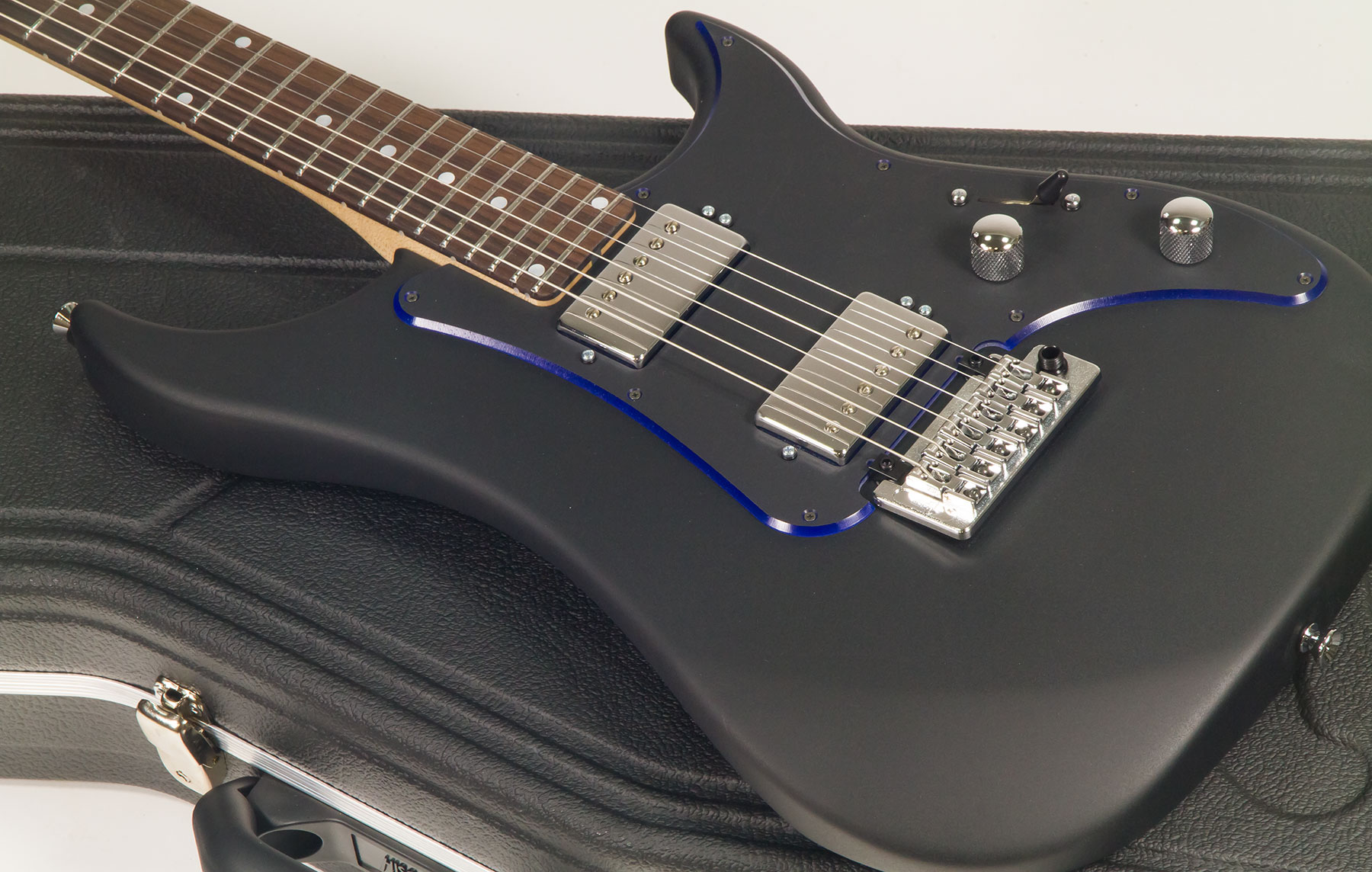 Vigier Excalibur Indus Hh Trem Rw - Textured Black - Guitare Électrique Double Cut - Variation 2